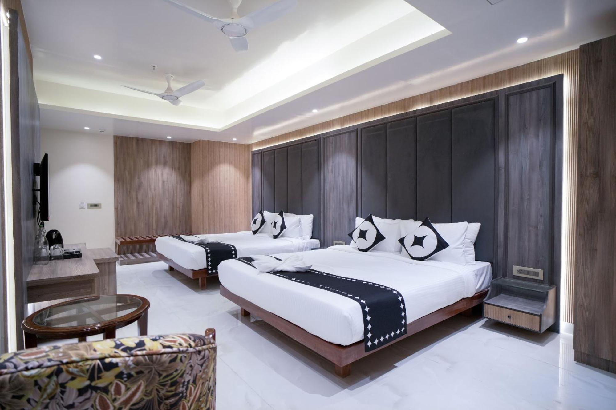Hotel Ivy Plaza Near Igi Airport นิวเดลี ภายนอก รูปภาพ